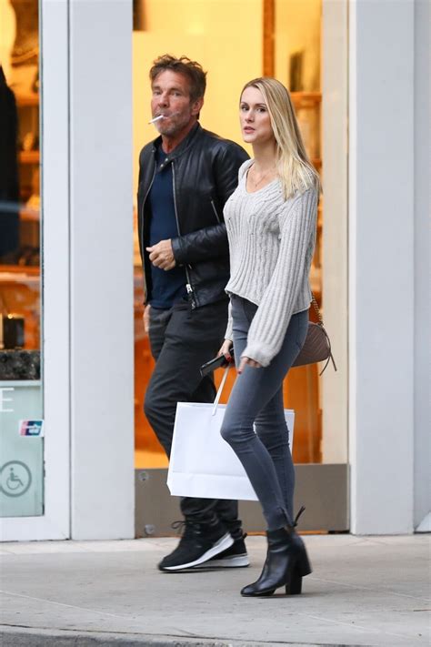 Photo Exclusif Dennis Quaid et sa fiancée Laura Savoie en train de