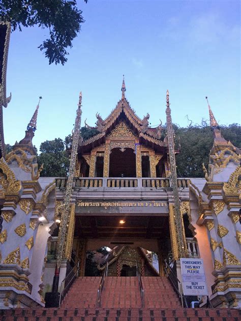 Temple Doi Suthep in Thailand - Breathing Travel