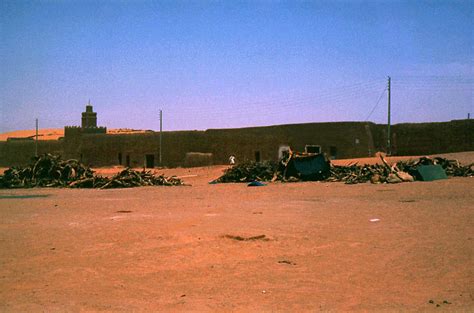 In Salah Algérie une denrée rare le bois pour cuisiner jmhau94