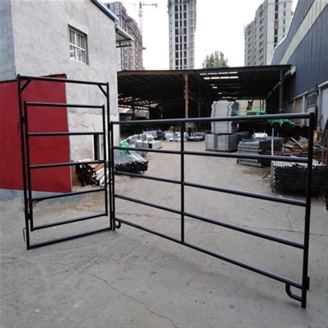 Canada Black Coated Metal Livestock Panel Farm Fence Cattle Panel