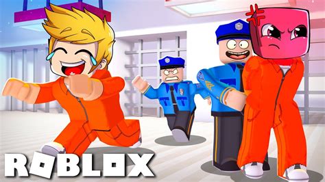 ESCAPAMOS De Um POLICIAL MALUCO No ROBLOX YouTube