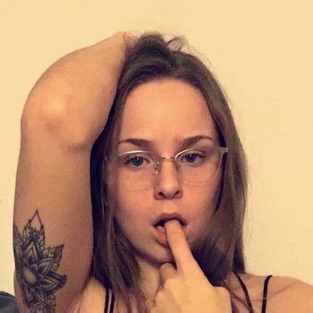 Ivy Haze Babe Page Watch This Adult Model On FreeOnes