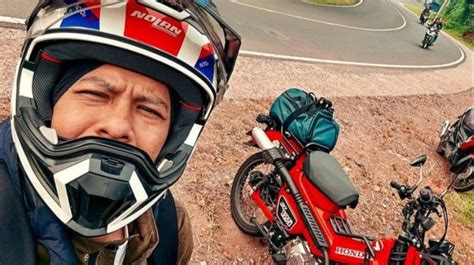 Ariel NOAH Bagikan Momen Mudik Naik Motor Bebek Warganet Hati Hati