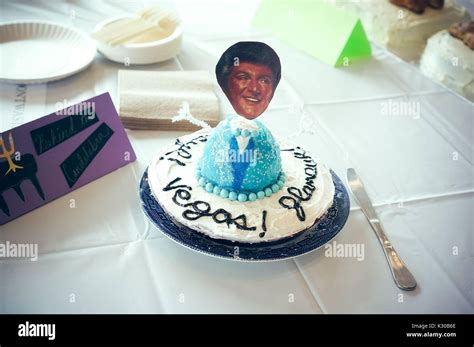 Liberace Hi Res Stock Photography And Images Alamy