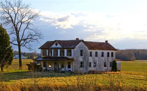 Old Farm House In Southern Maryland Old Farm Houses Old Southern