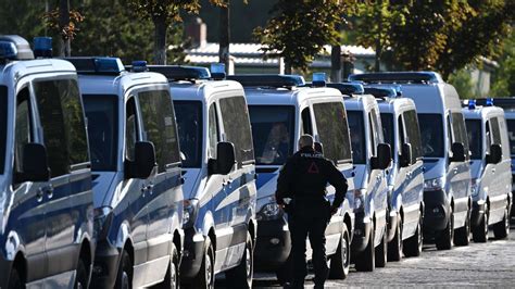 Razzia Gegen Is Unterst Tzer Polizei Nimmt Sieben Verd Chtige Fest