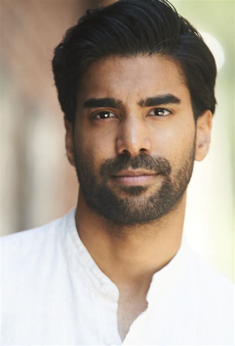 Is Raymond Ablack Married to Wife? Or Dating a Girlfriend? - wifebio.com