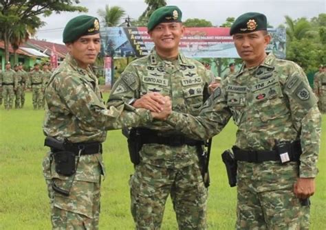 Estafet Kepemimpinan Kompi Dan Pelepasan Perwira Terbaik Yonif Raider