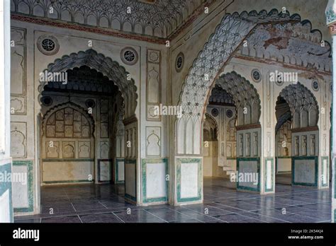 Arches inside the tomb and masjid at Bibi Ka Maqbara Stock Photo - Alamy