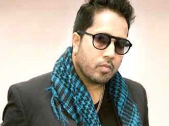 Mika Singh Arrested In Doctor S Assault Case Gets Bail