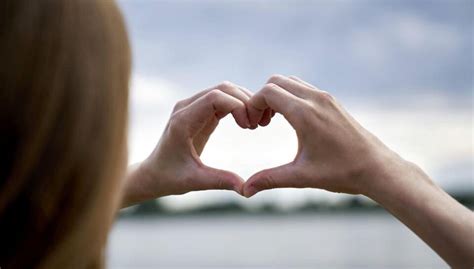 Sexolog advarer om tendens i parforholdet De føler sig mest ensomme BT Sex og samliv