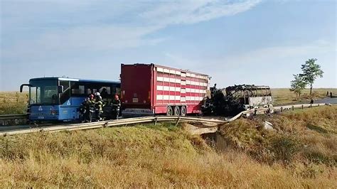 Accident grav între două autocare şi un camion pe drumul E70 din