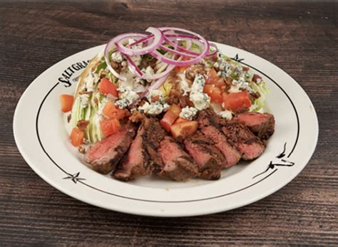 10 Restaurant Chains That Serve the Best Steak Salad