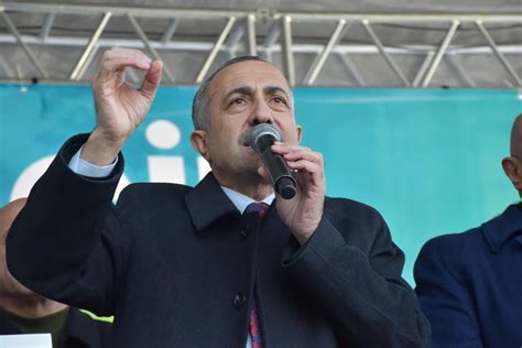 AK Parti Van Büyükşehir Belediye Başkan Adayı Abdulahat Arvas Coşkuyla