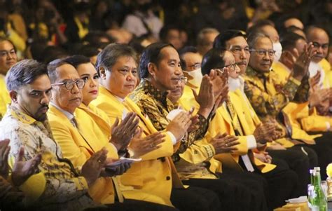 Isu Jokowi Gabung Golkar Airlangga Bilang Milik Semua Partai Bahlil