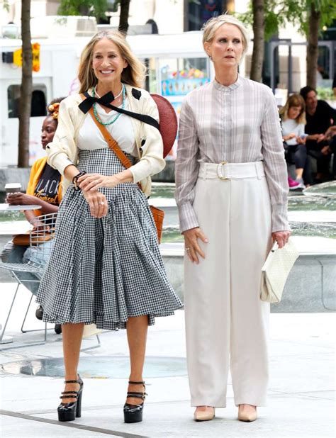Sarah Jessica Parker And Cynthia Nixon Show Off Gray Hair On Sex And The City Reboot Set