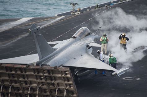 French Rafale Fighters to Deploy on Carrier USS George H.W. Bush This ...