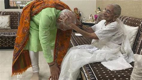 Pm Modi Visits His Hospitalised Mother In Ahmedabad Doctors Say