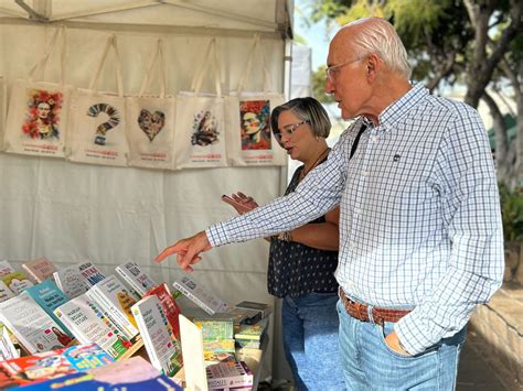 Más de 2 000 personas participan la XV Feria del Libro de Santa Úrsula