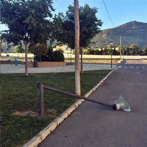 El Vandalismo Se Ceba Con La Plaza Donantes De Sangre