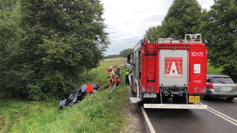 Wypadek w okolicach Spręcowa Auto zjechało do rowu Wiadomości