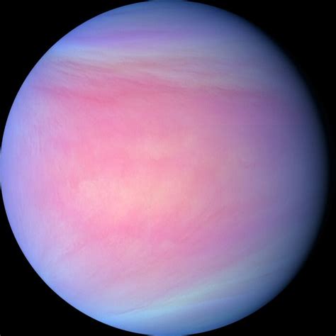 Venus puts on variety show among its cloud tops