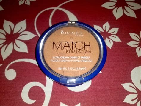 Paula Beauty Woman Rimmel Match Perfection Ultra Creamy Compact