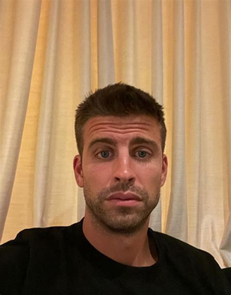 Gerard piqué inunda instagram con selfies MARCA