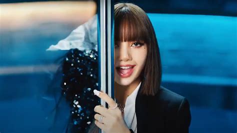 BLACKPINK star Lisa’s Solo debut album ‘Lalisa’ is here