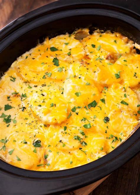 Slow Cooker Cheesy Scalloped Potatoes And Ham