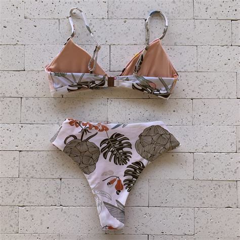 Biqu Ni Hot Pants Top Triangulo Estampa Beija Flor Dondoca Moda Feminina