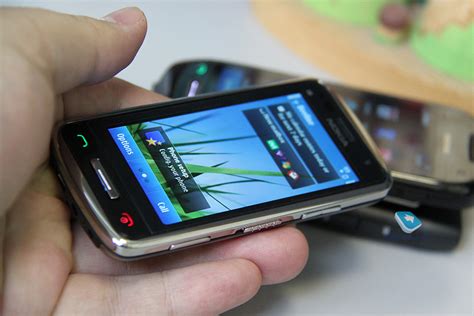 Mobile-review.com Обзор GSM/UMTS-смартфона Nokia C6-01