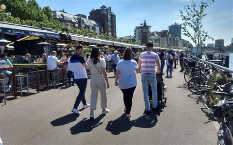 Vatertag 2020 in Düsseldorf Altstadt trotz Corona voll an Christi