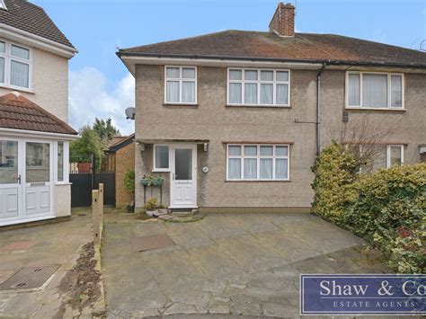 3 Bed Semi Detached House For Sale In St Leonards Gardens Heston