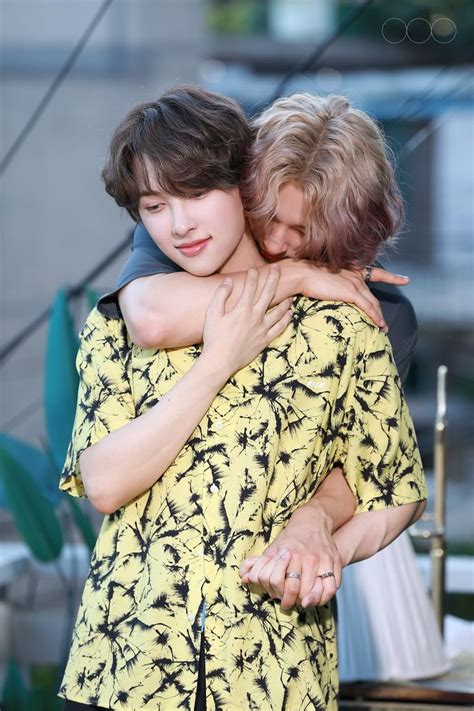 Be Mine On Twitter Cute Gay Couples Poses Cute Gay