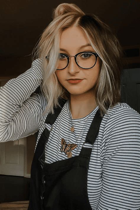 Bold Half Blonde Half Brown Hair Ideas Color Block Hair Edgy Blonde Hair Split Dyed Hair