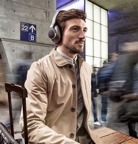 AKG N700 Noise Cancelling Headphones
