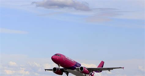 Wizz Air wydłuża zawieszenie lotów w polskiej siatce Puls Biznesu pb pl