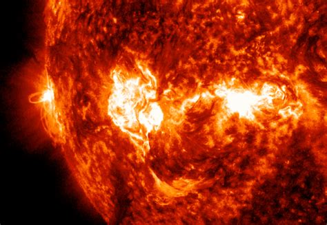 Sun unleashes powerful solar flare, Nasa says