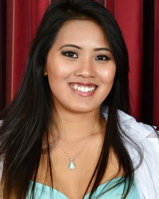 Amateur Asian Addison Avery Slowly Undressing And Posing In Close Up Porn Pictures XXX Photos