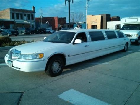 Purchase Used 1998 Lincoln Town Car Base Limousine 4 Door 46l In Mason