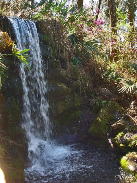 Waterfall at Rainbow Springs State Park, The Rainbow River, Dunnellon ...