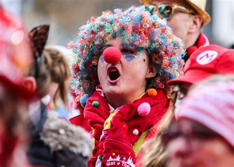 11 11 in Köln So feiert Kölle den Karnevalsstart besten Bilder