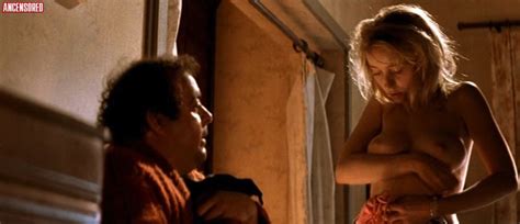 Naked Pauline Lafont in L été en pente douce