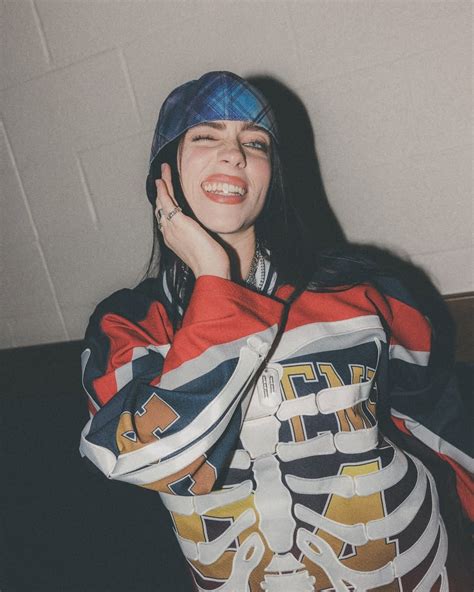 Billie Eilish Responde Críticas Sobre Seu Look Do Met Gala Feito Por