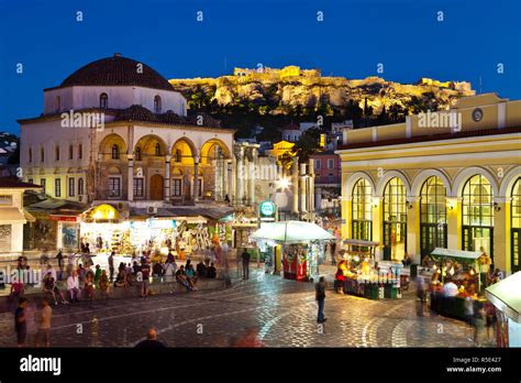 Plaza Monastiraki Y La Acr Polis Monastiraki Atenas Grecia