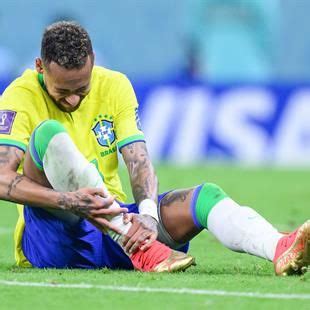 Wm Neymar Jr Droht Offenbar Nun Doch Wm Aus Brasilien Bangt In