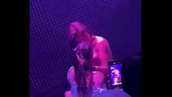 Em Pleno Palco Mulher Nua Faz Sexo Oral Em Mc Pipokinha Durante Show