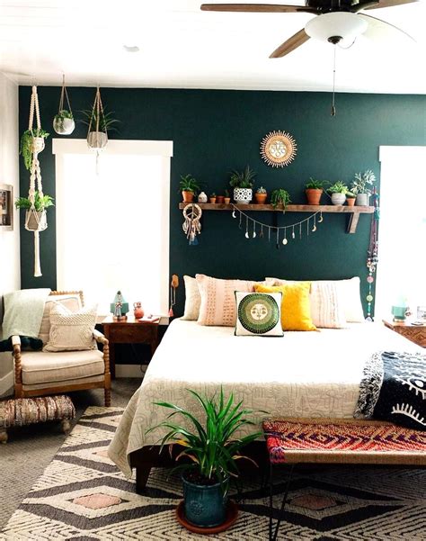 20 Dark Green Bedroom Accent Wall DECOOMO