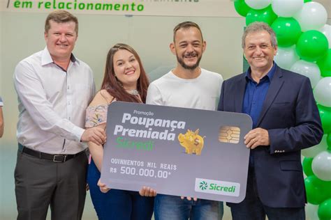 Campanha Poupança Premiada entrega prêmio de meio milhão para associado